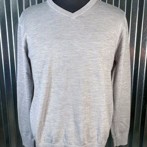 Gap Gray V-Neck Sweater M
